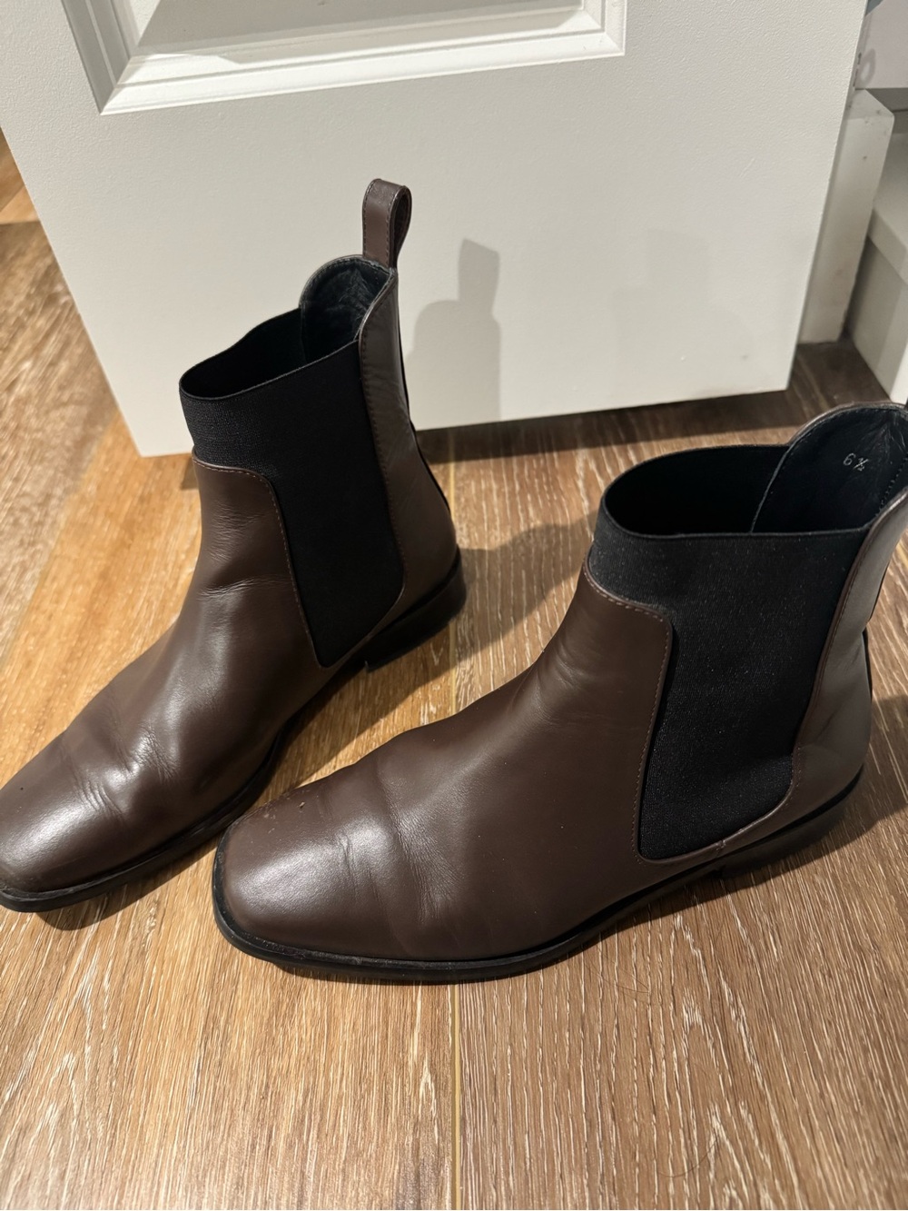 Everlane Brown Chelsea Boots
